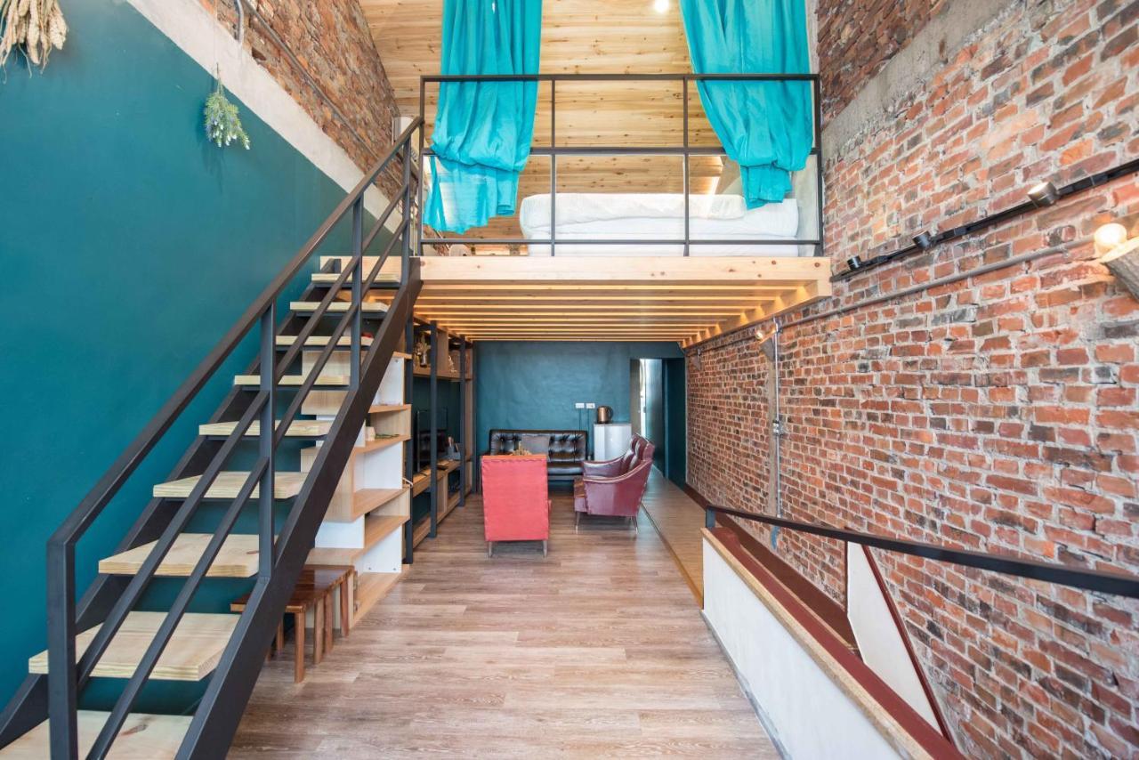 Small Bridge Good Home Tainan Exterior photo