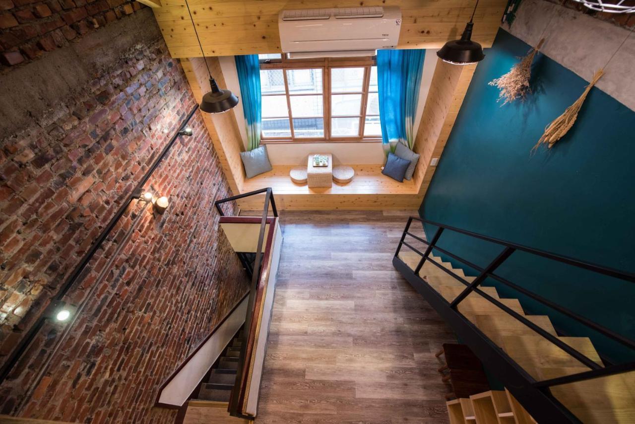Small Bridge Good Home Tainan Exterior photo